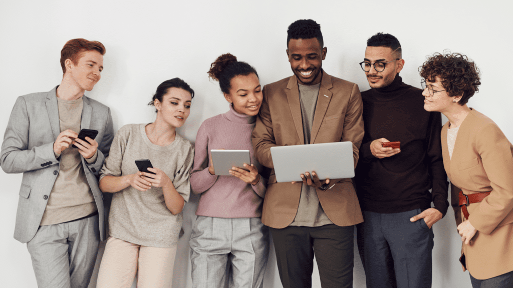 Accounting Software For HOA: Simplify Finances In 3 Amazing Ways 2 Five people discussing accounting software for HOA.